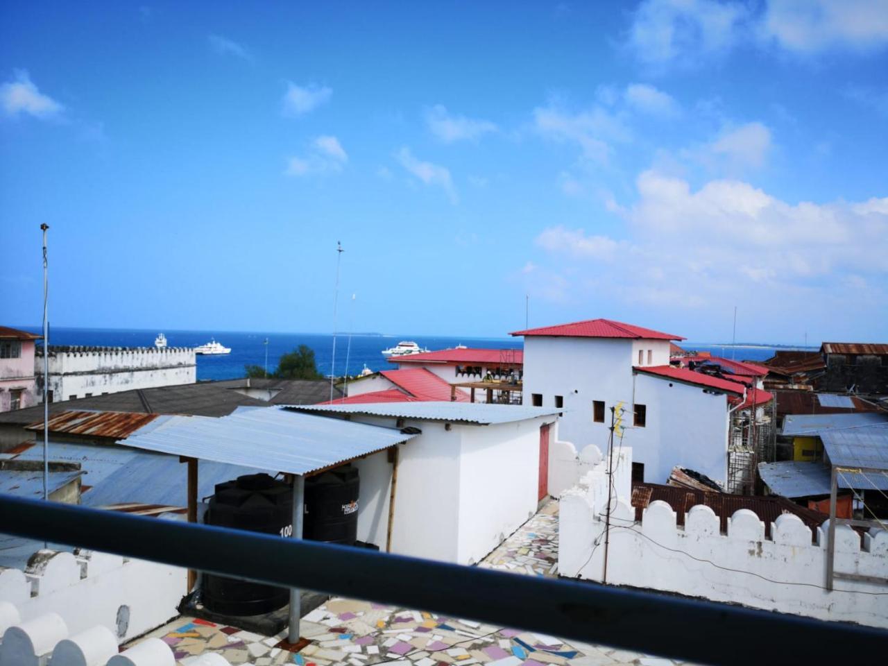 Bottoms Up Hostel Zanzibar Ngoại thất bức ảnh