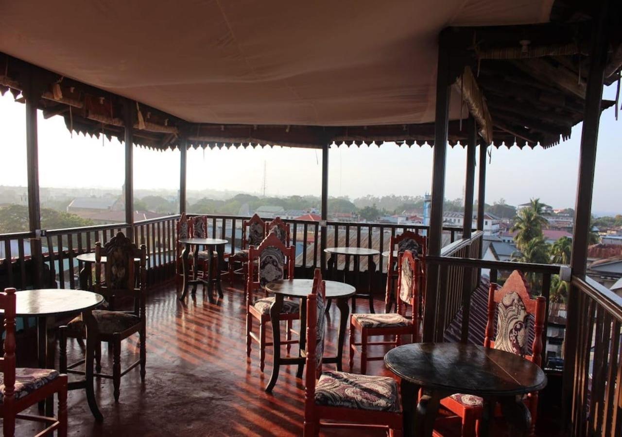 Bottoms Up Hostel Zanzibar Ngoại thất bức ảnh