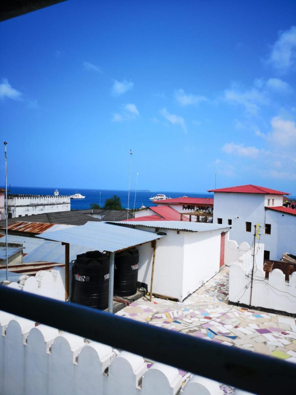 Bottoms Up Hostel Zanzibar Ngoại thất bức ảnh