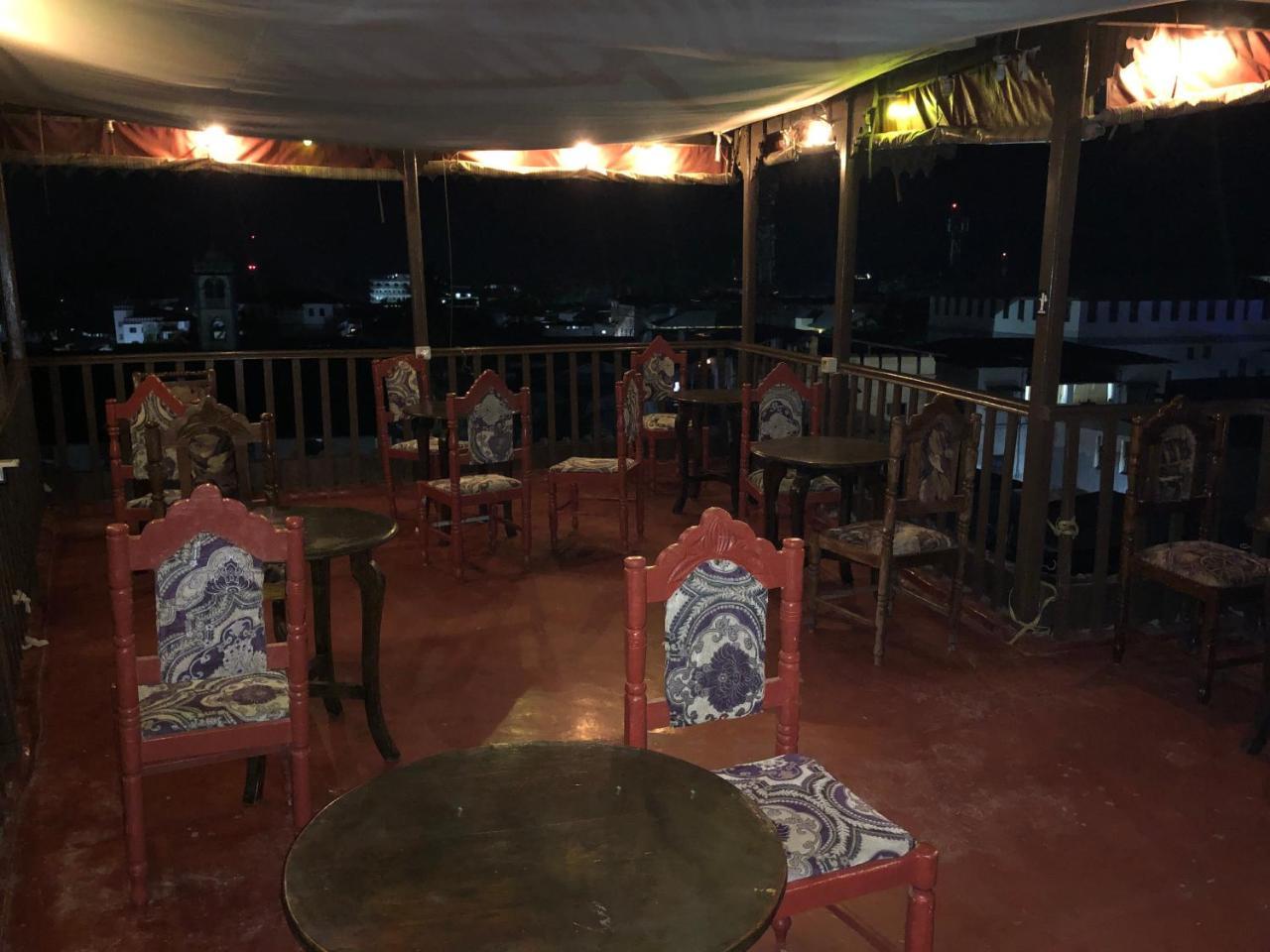 Bottoms Up Hostel Zanzibar Ngoại thất bức ảnh